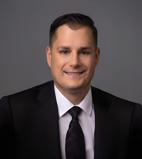 Naples Plastic Surgeon Dr. Casey Holmes